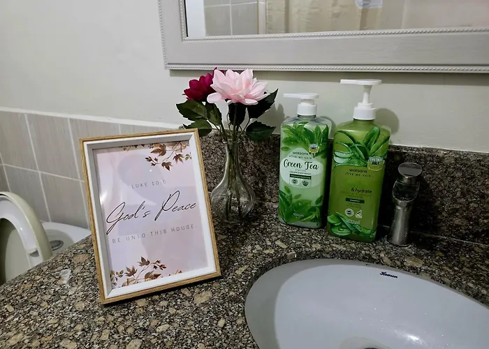 Acacia Estates' The Getaway Taguig Jade Tower * Manilla